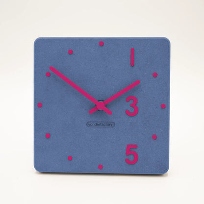 LXVAR Desktra_blau_fuchsia