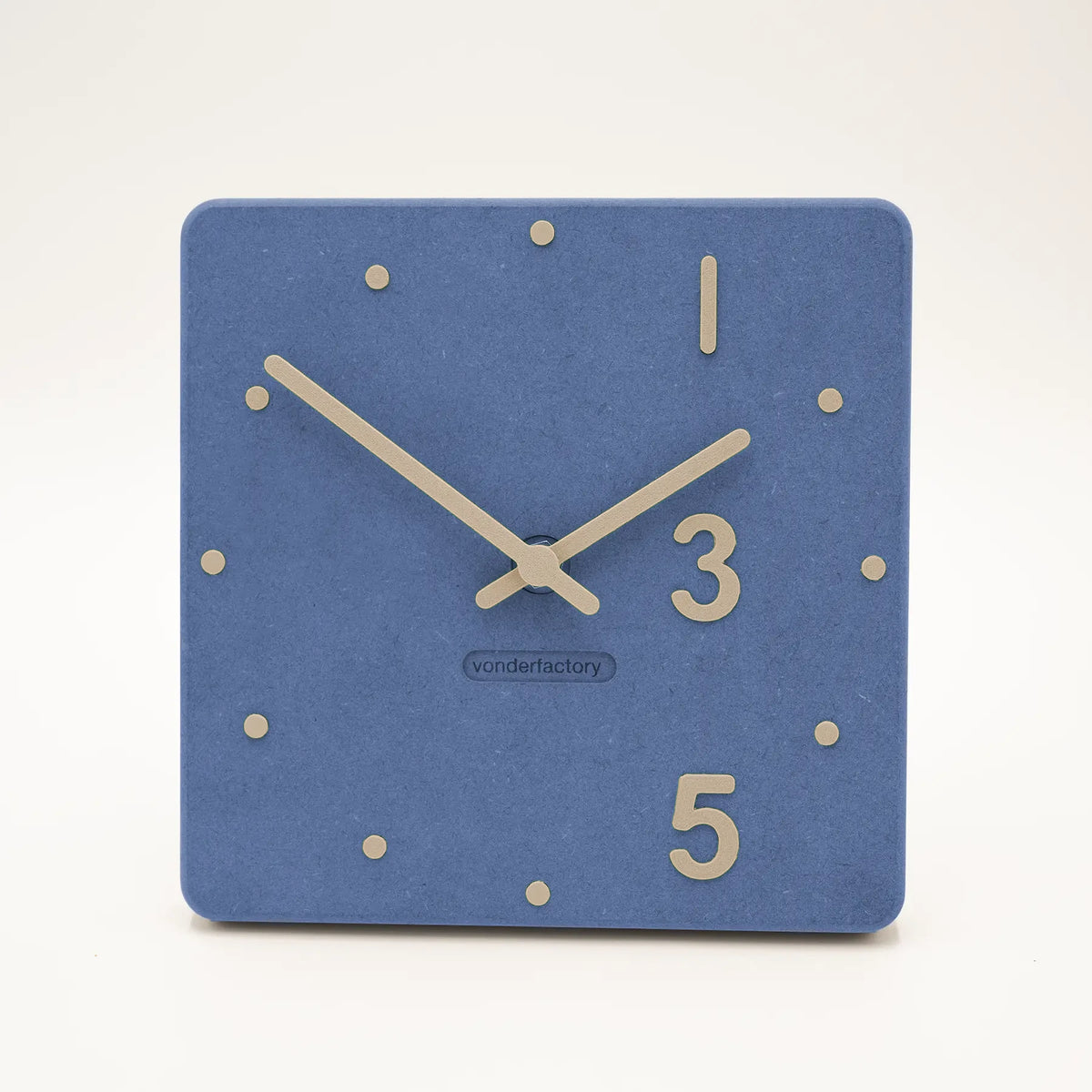 LXVAR Desktra_blau_latte