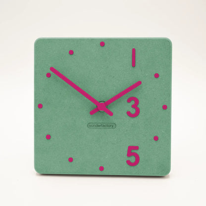LXVAR Desktra_grün_fuchsia