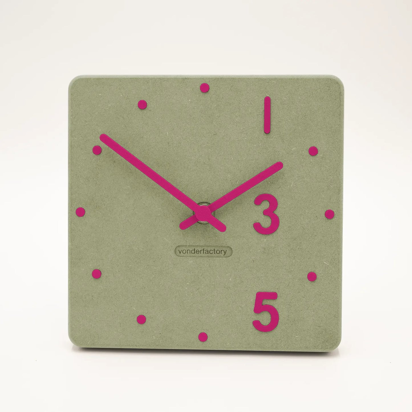 LXVAR Desktra_khaki_fuchsia
