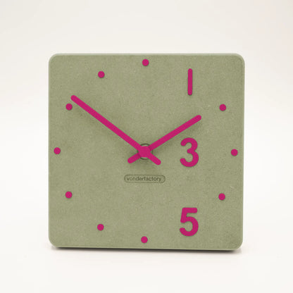 LXVAR Desktra_khaki_fuchsia