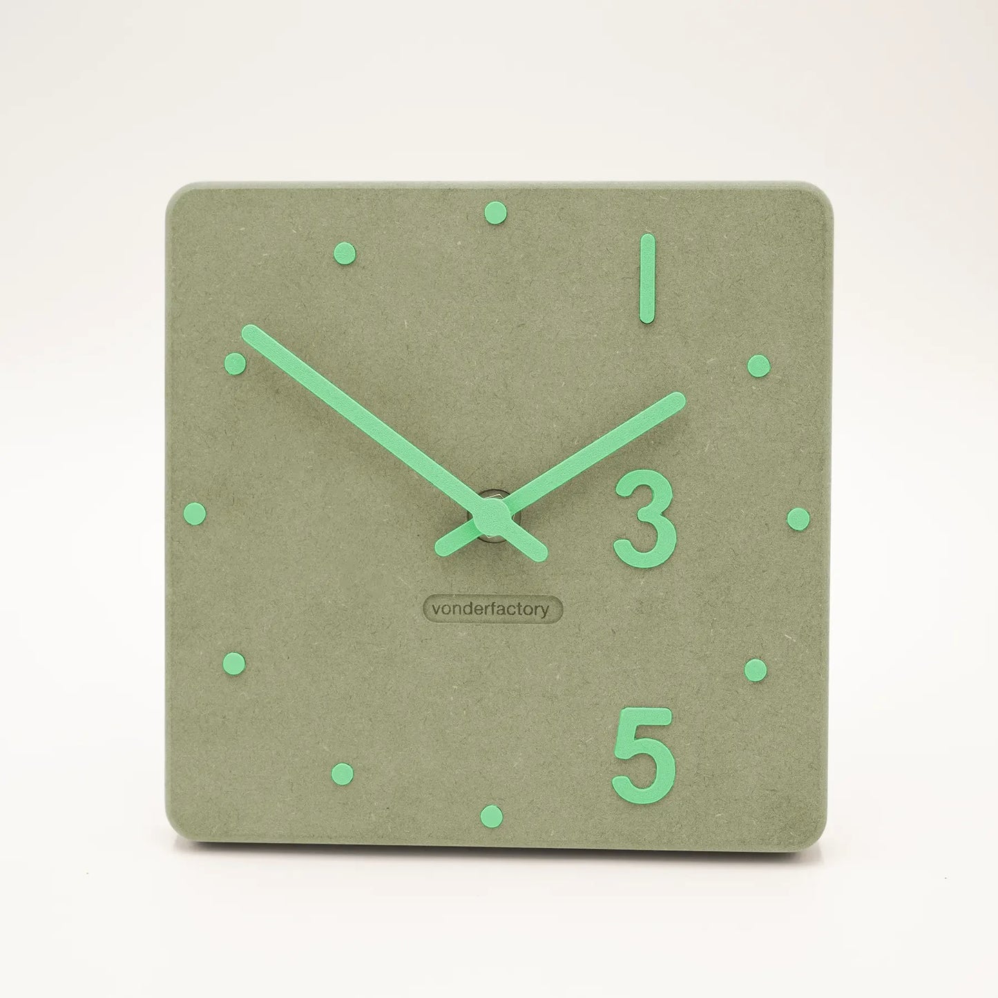 LXVAR Desktra_khaki_grün