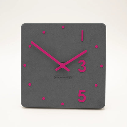 LXVAR Desktra_schwarz_fuchsia