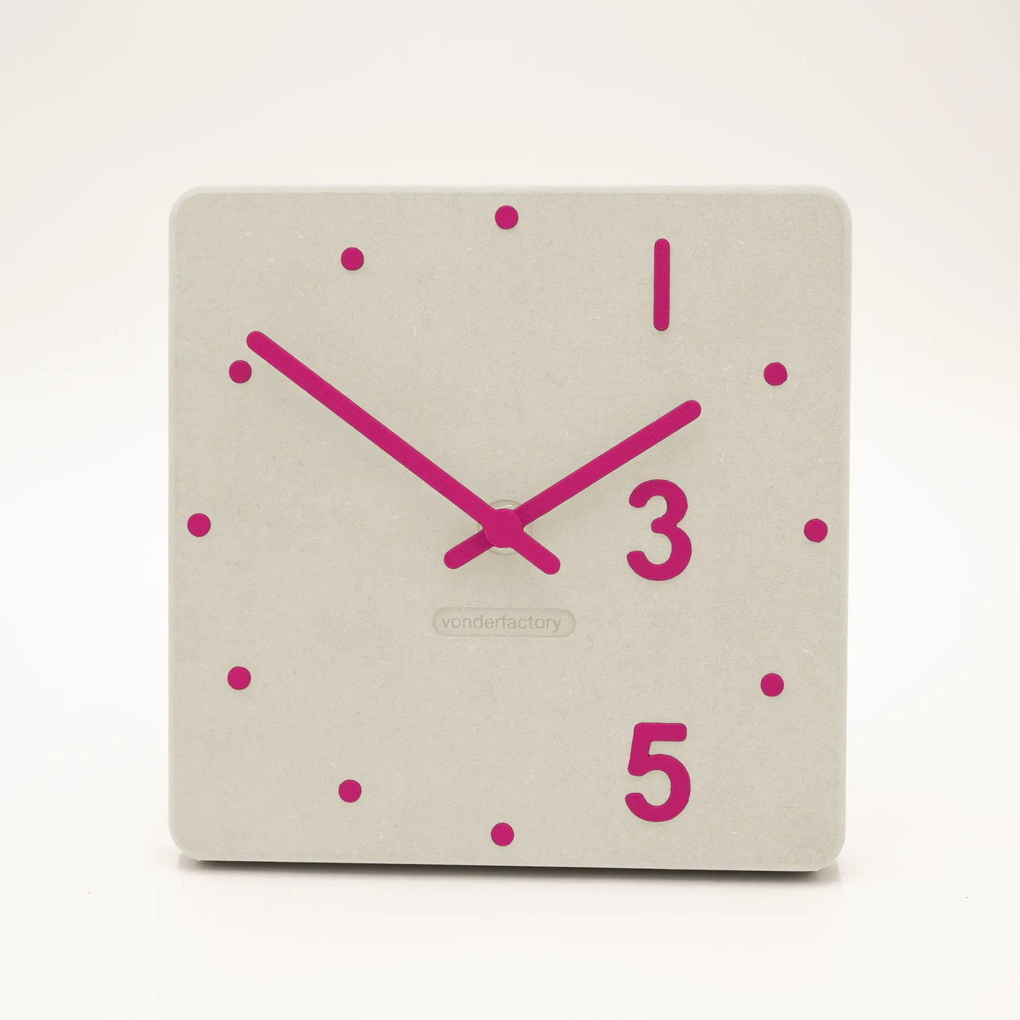 LXVAR Desktra_weiss_fuchsia