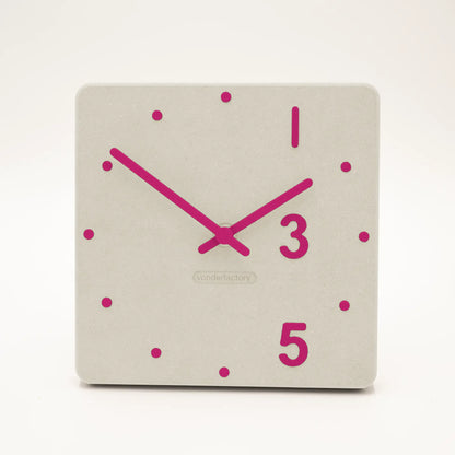 LXVAR Desktra_weiss_fuchsia