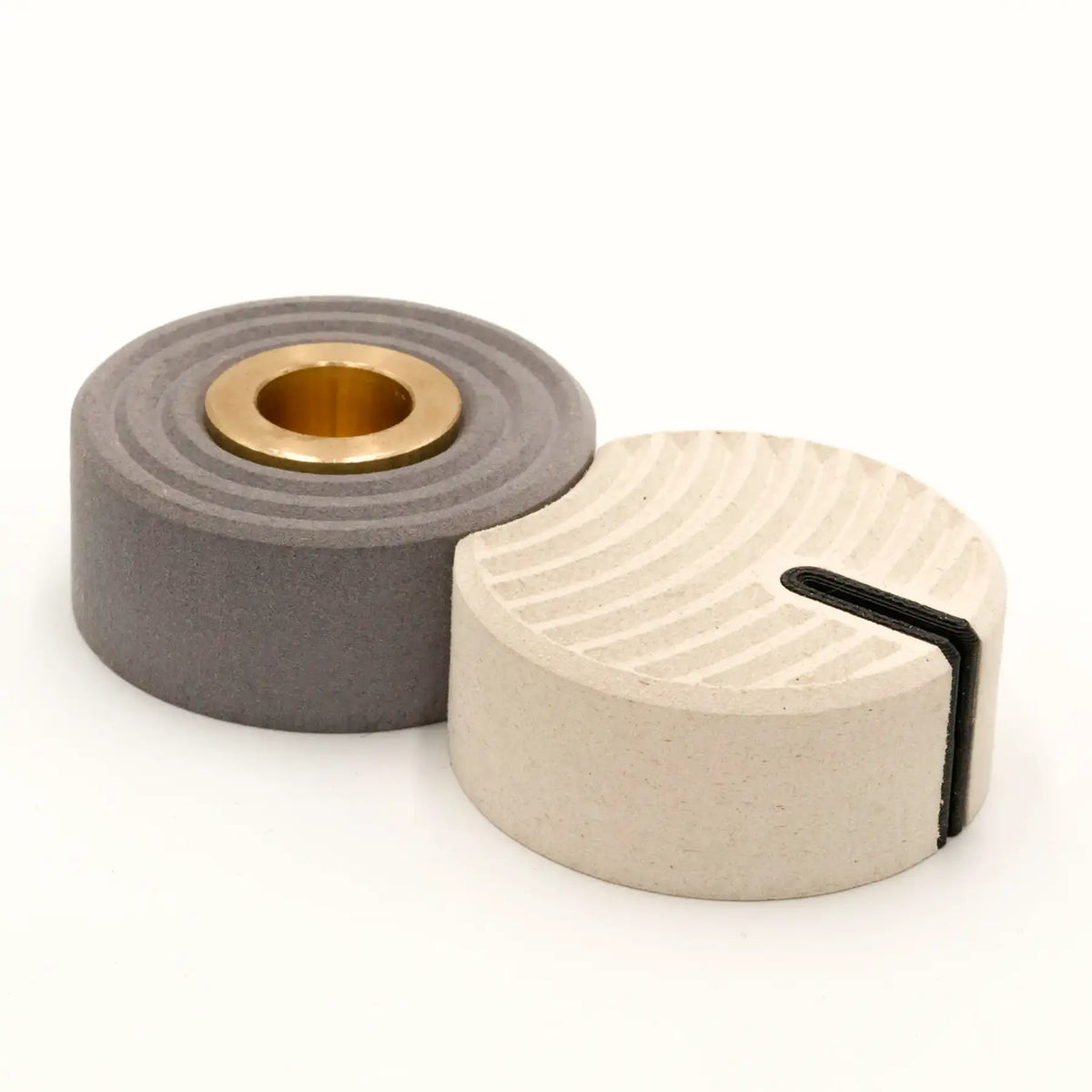 Ringcut – Candle Holder + Card Holder