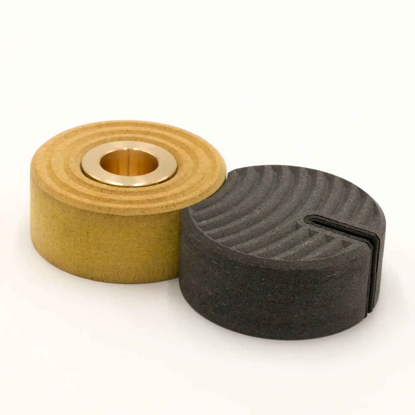 Ringcut – Candle Holder + Card Holder