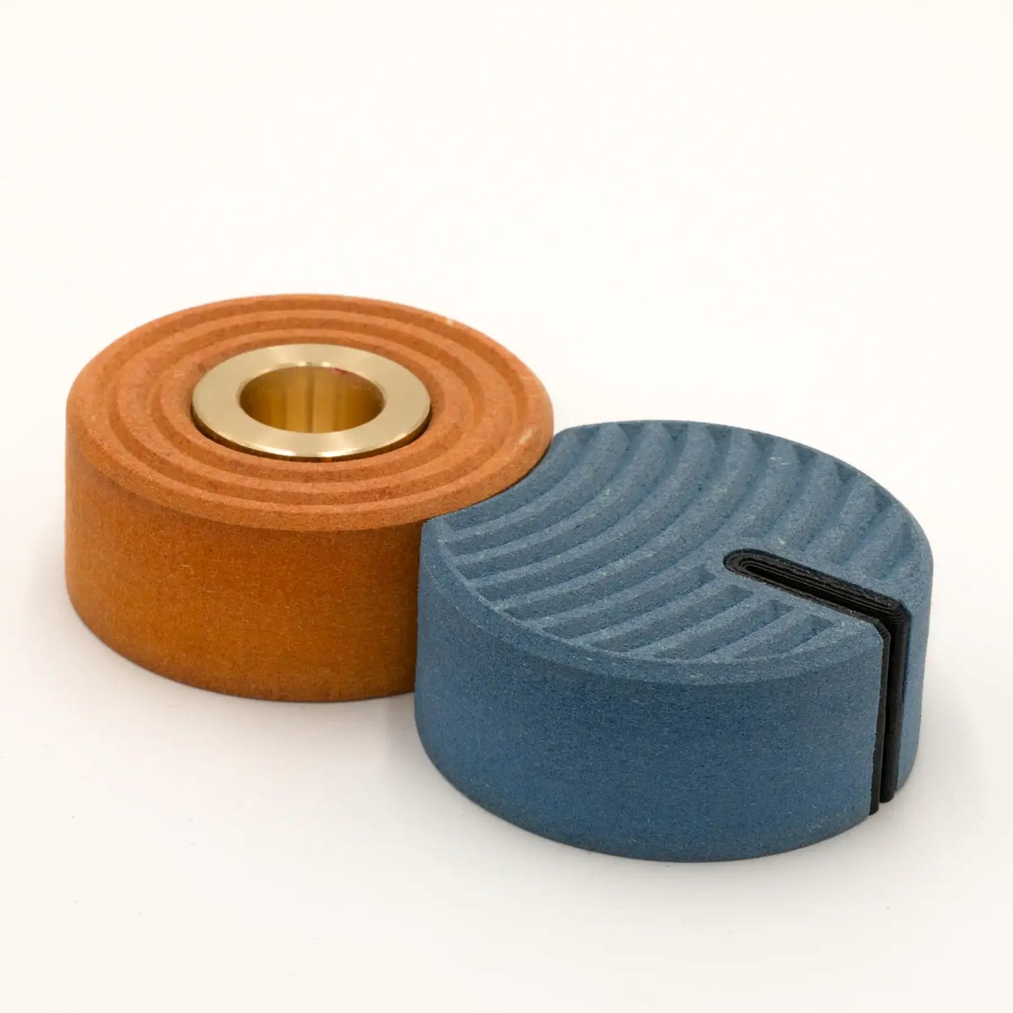 Ringcut – Candle Holder + Card Holder