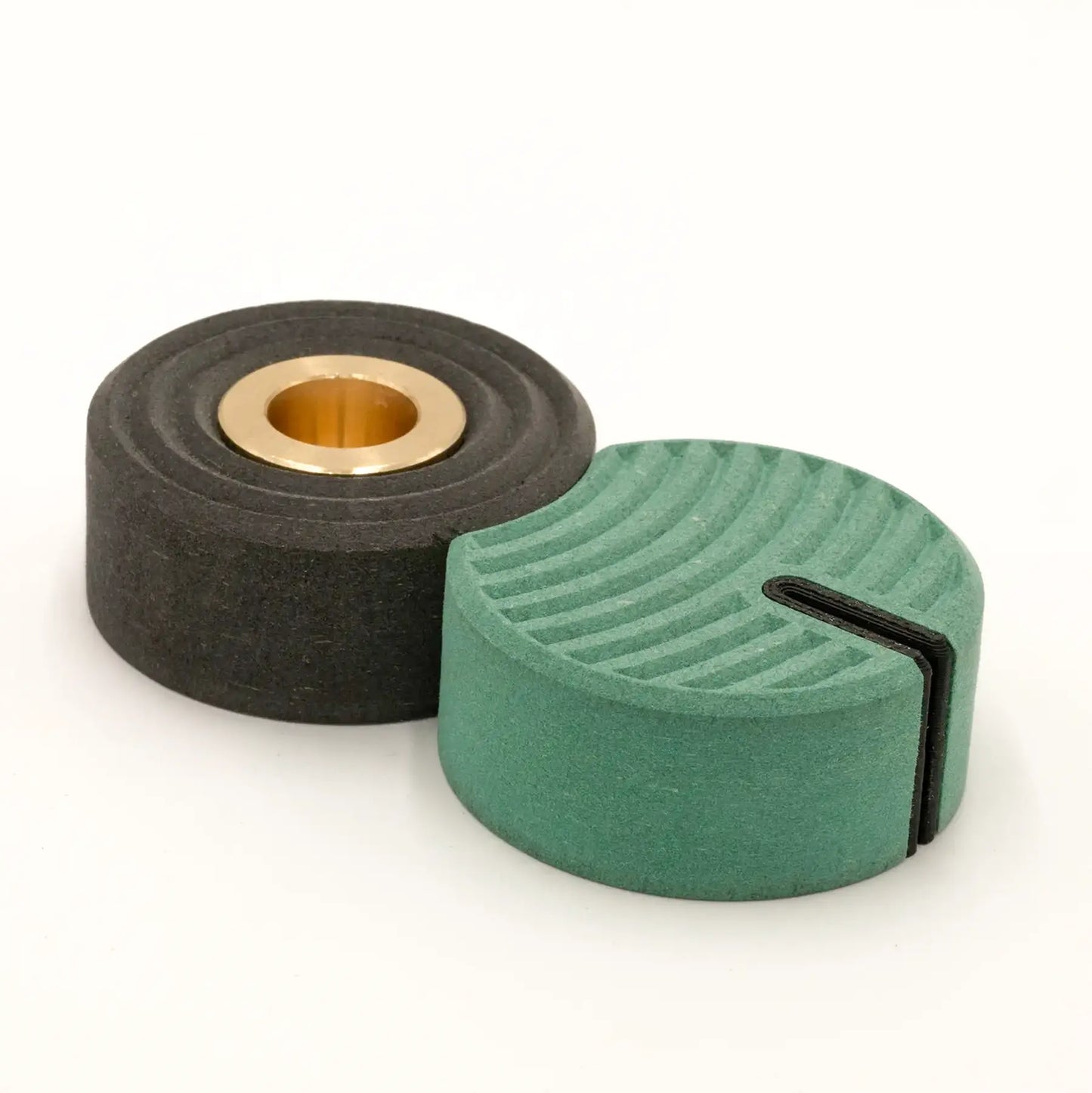 Ringcut – Candle Holder + Card Holder