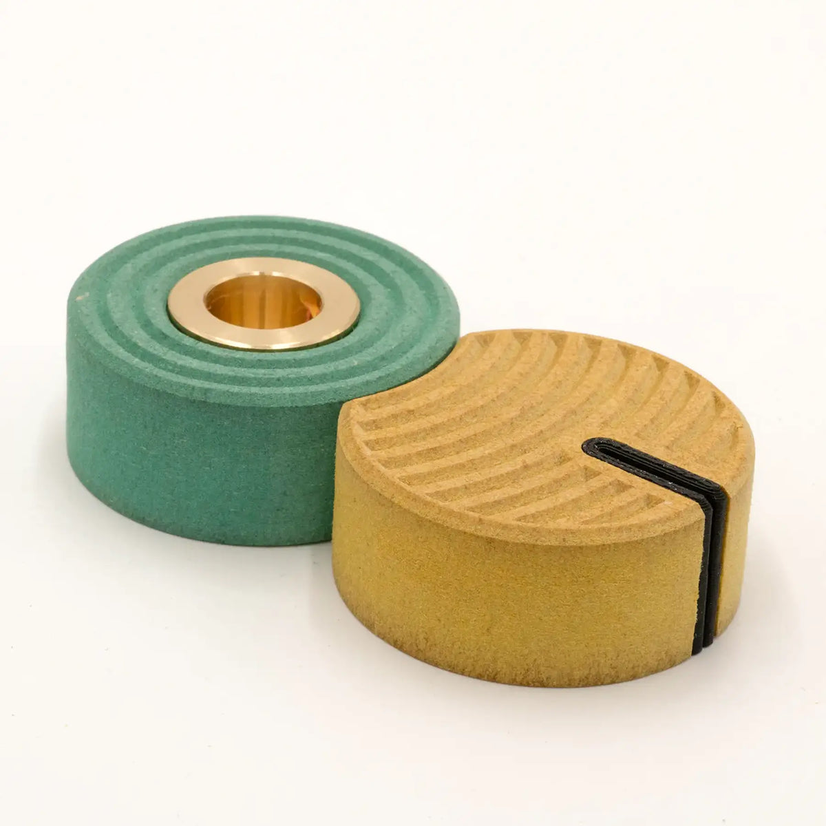Ringcut – Candle Holder + Card Holder