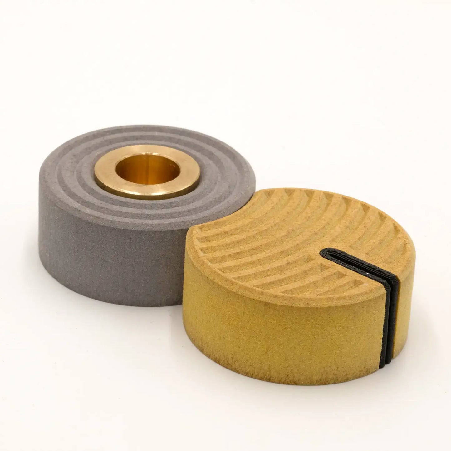 Ringcut – Candle Holder + Card Holder