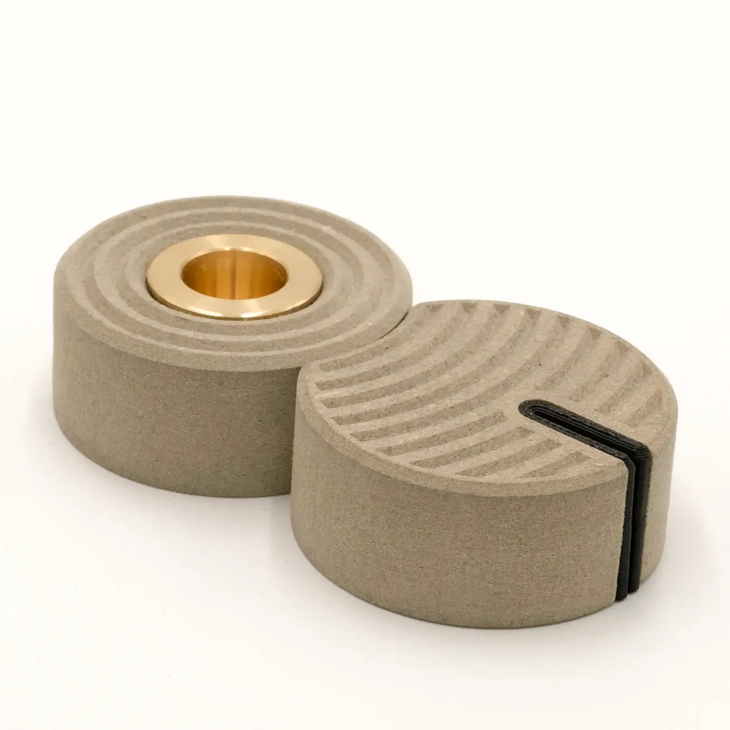 Ringcut – Candle Holder + Card Holder