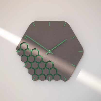 Luxhora Fragmenta – Wanduhr von der Factory